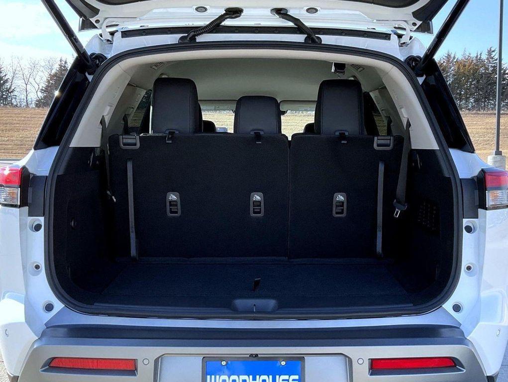 new 2026 Nissan Pathfinder car, priced at $44,859