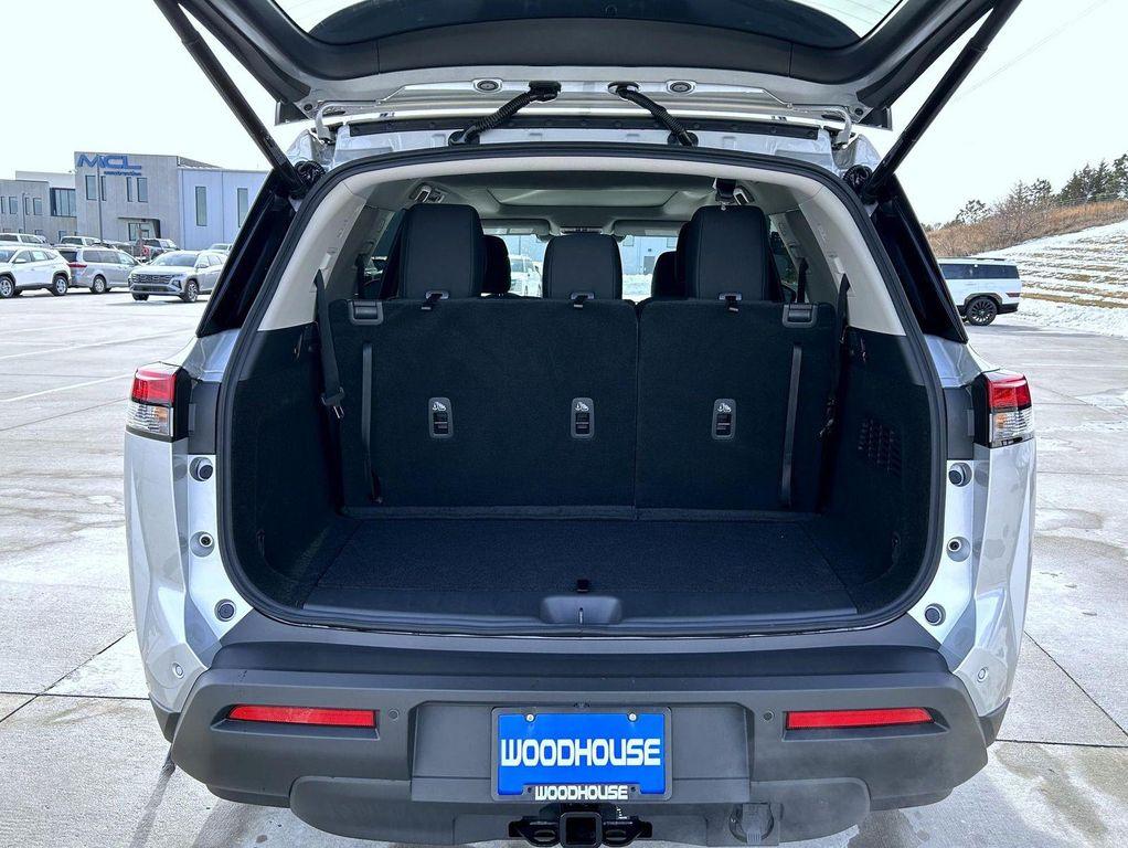 new 2025 Nissan Pathfinder car, priced at $37,575