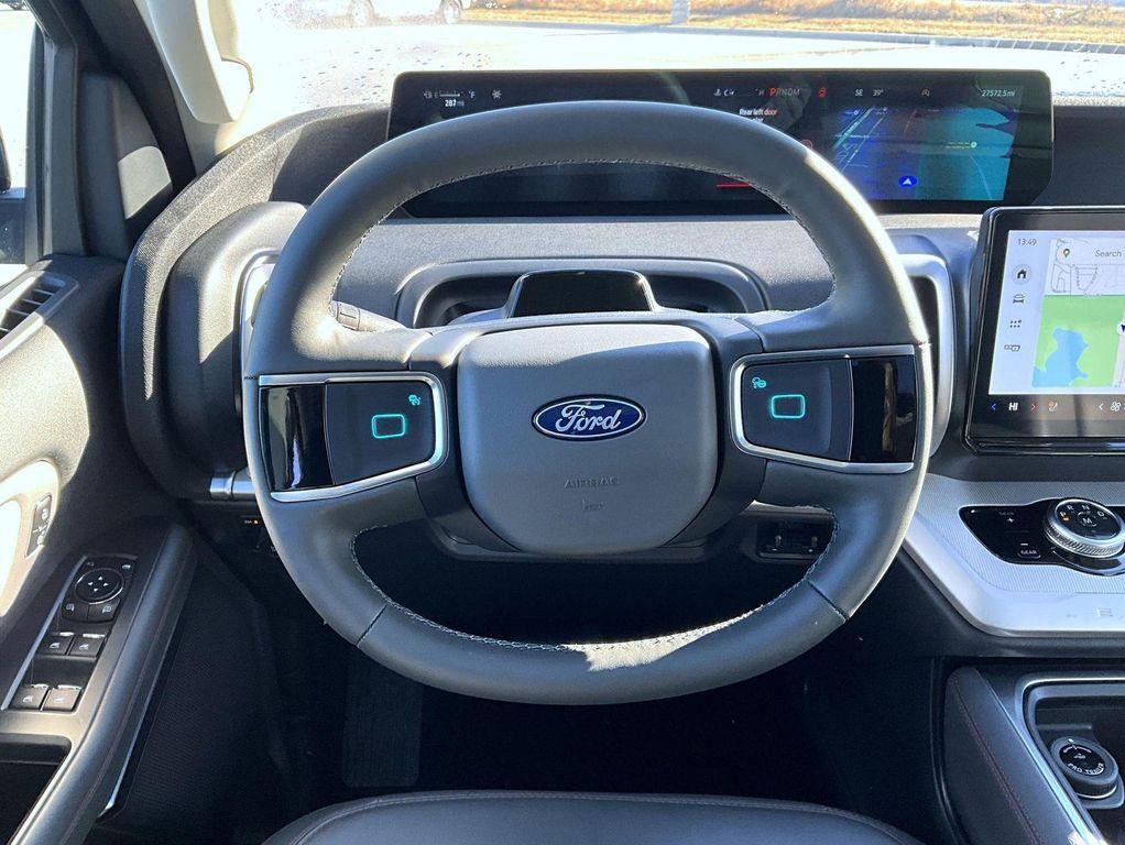 used 2025 Ford Expedition car, priced at $60,129