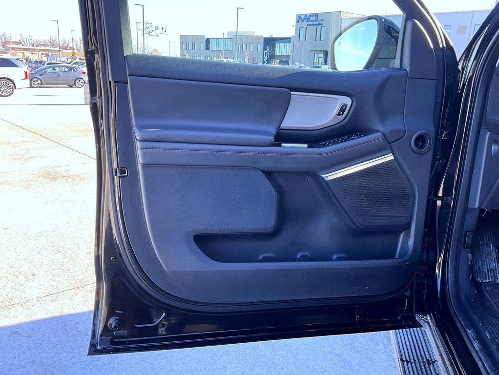 used 2025 Ford Expedition car, priced at $60,129