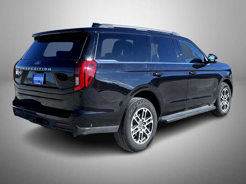 used 2025 Ford Expedition car, priced at $60,129