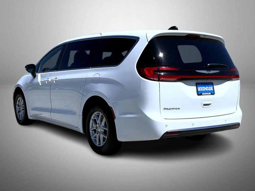 used 2025 Chrysler Pacifica car, priced at $29,999
