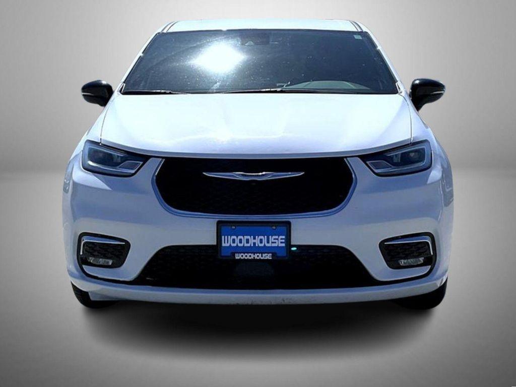 used 2025 Chrysler Pacifica car, priced at $29,999