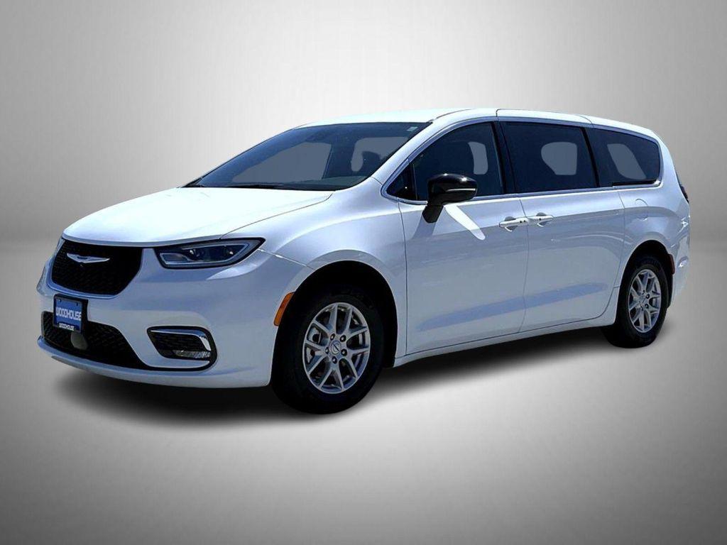 used 2025 Chrysler Pacifica car, priced at $29,999