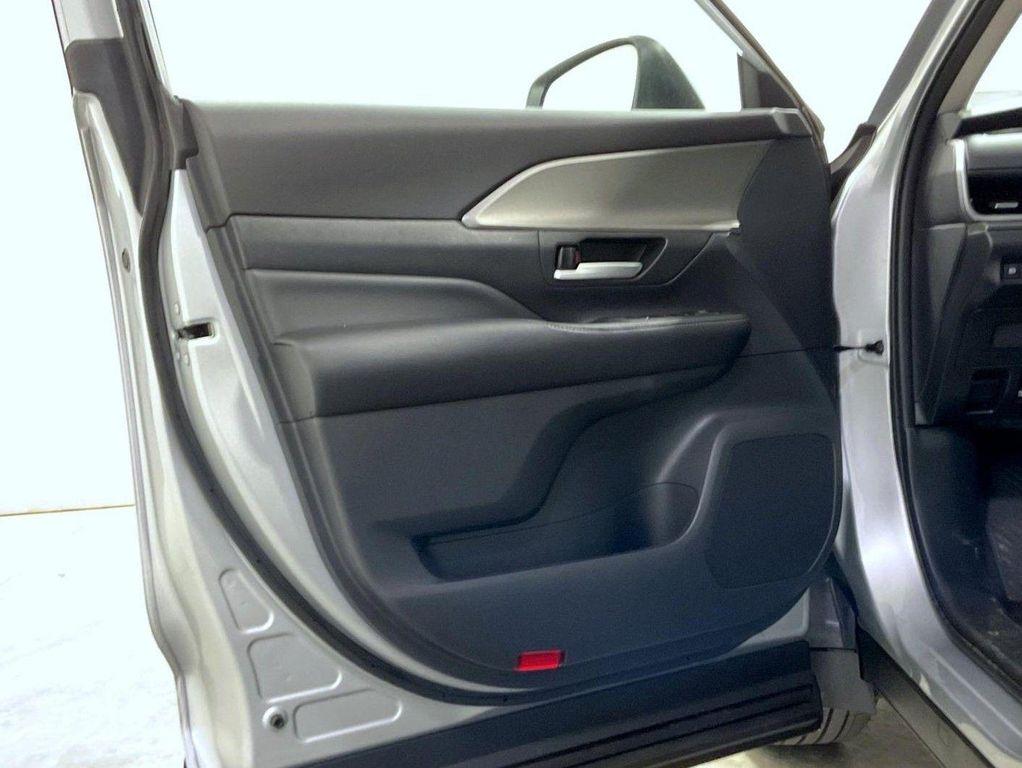 used 2025 Toyota Grand Highlander car, priced at $44,850