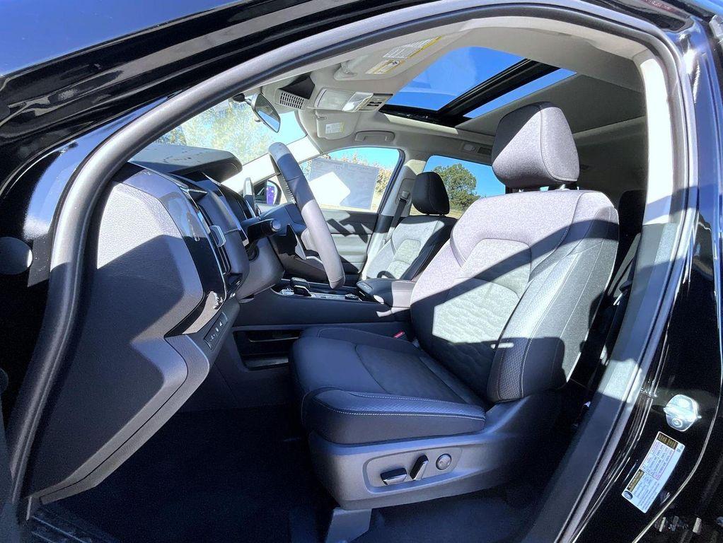 new 2025 Nissan Pathfinder car, priced at $37,575