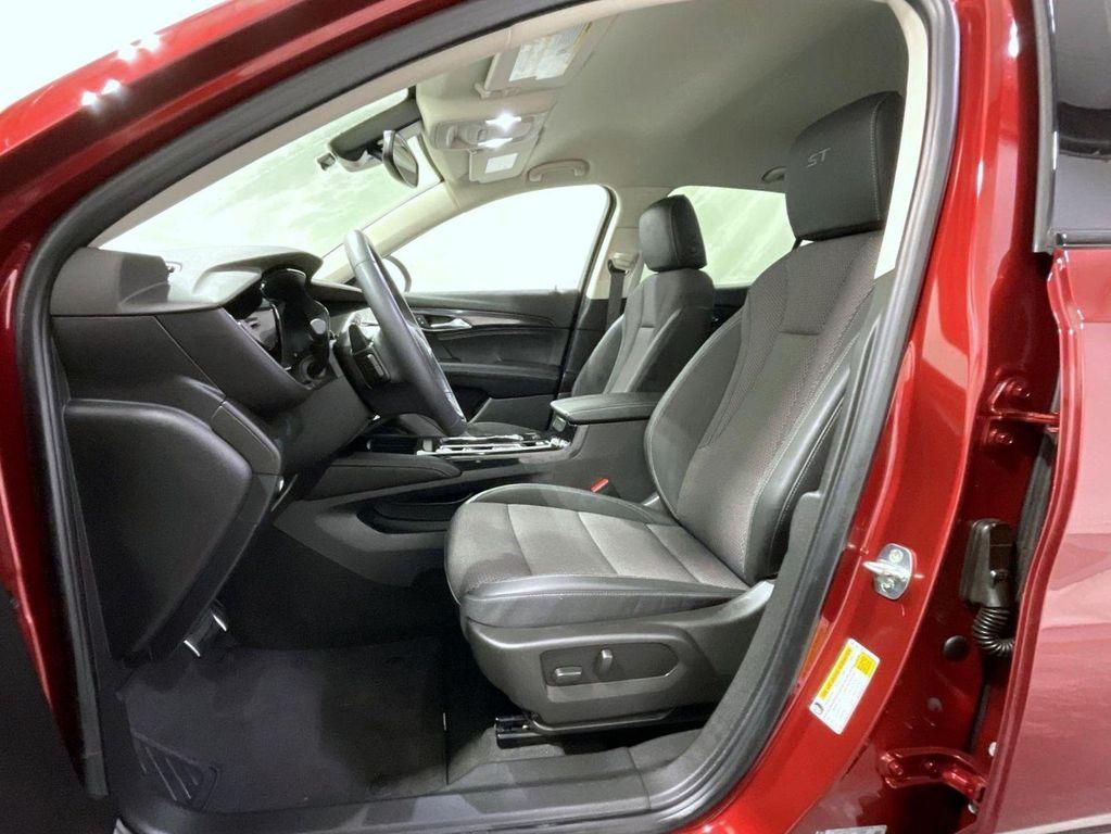 used 2023 Buick Envision car, priced at $27,454