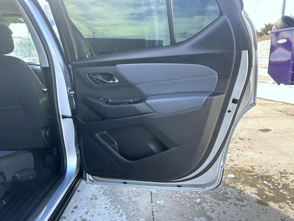 used 2018 Chevrolet Traverse car, priced at $16,551