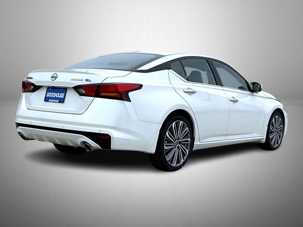 new 2025 Nissan Altima car, priced at $33,402