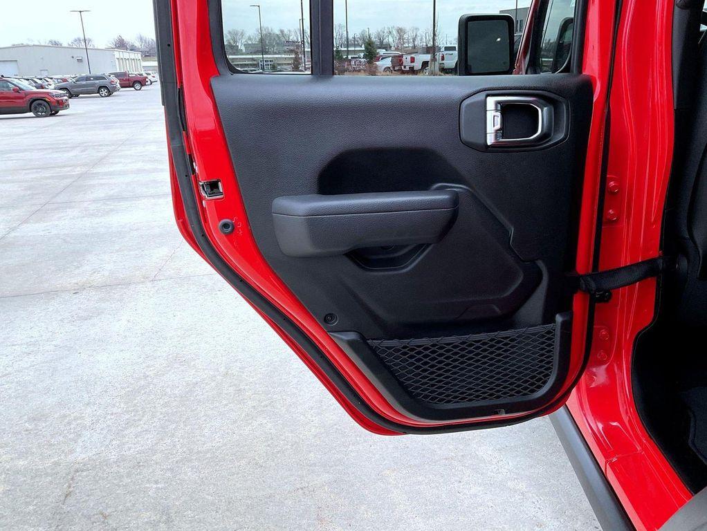 used 2025 Jeep Wrangler car, priced at $41,302