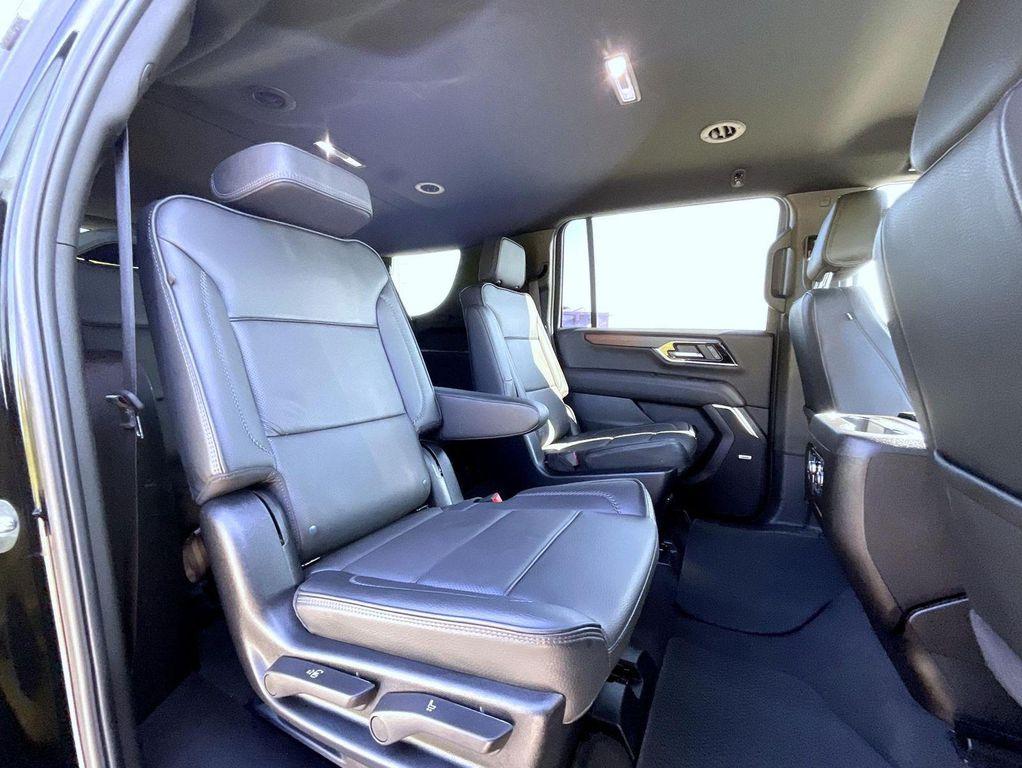 used 2025 GMC Yukon XL car, priced at $76,627