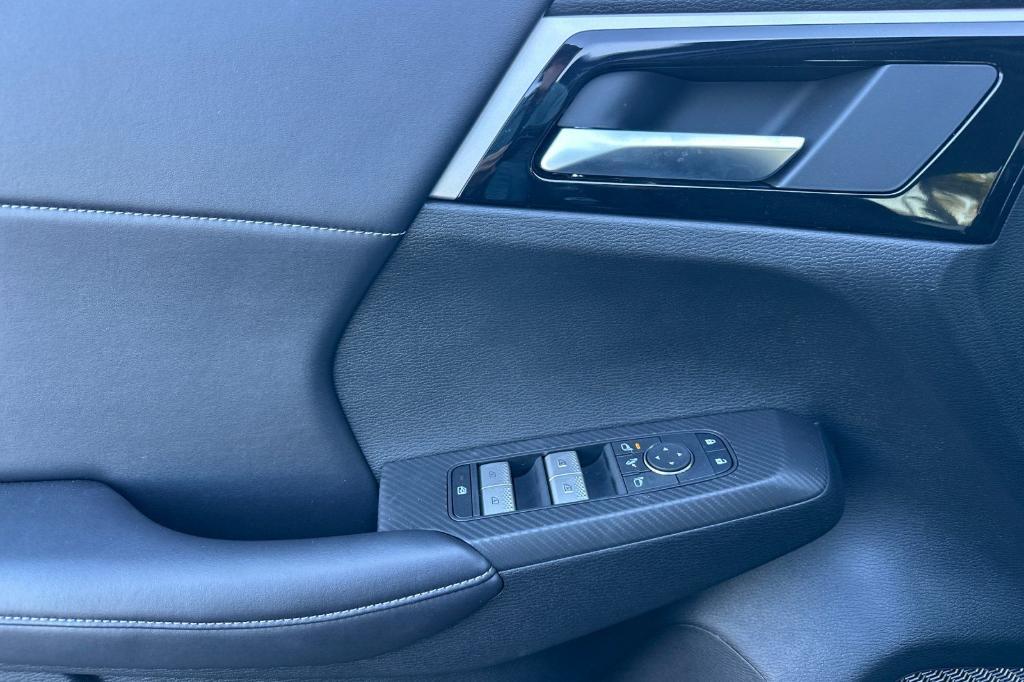 new 2025 Mitsubishi Outlander PHEV car, priced at $45,110