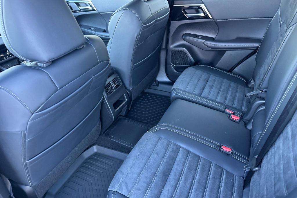 new 2025 Mitsubishi Outlander PHEV car, priced at $45,110