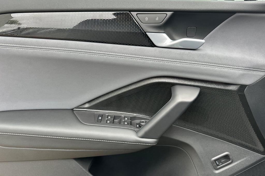 new 2026 Volkswagen Tiguan car, priced at $34,681