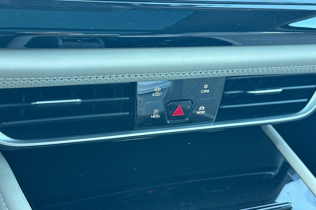 new 2026 Volkswagen Atlas car, priced at $56,044