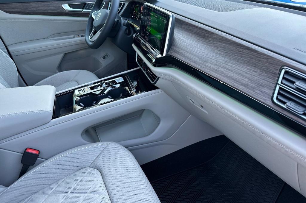 new 2026 Volkswagen Atlas car, priced at $56,044