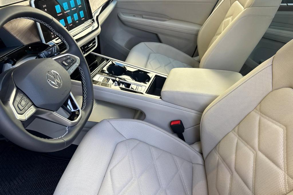 new 2026 Volkswagen Atlas car, priced at $45,007