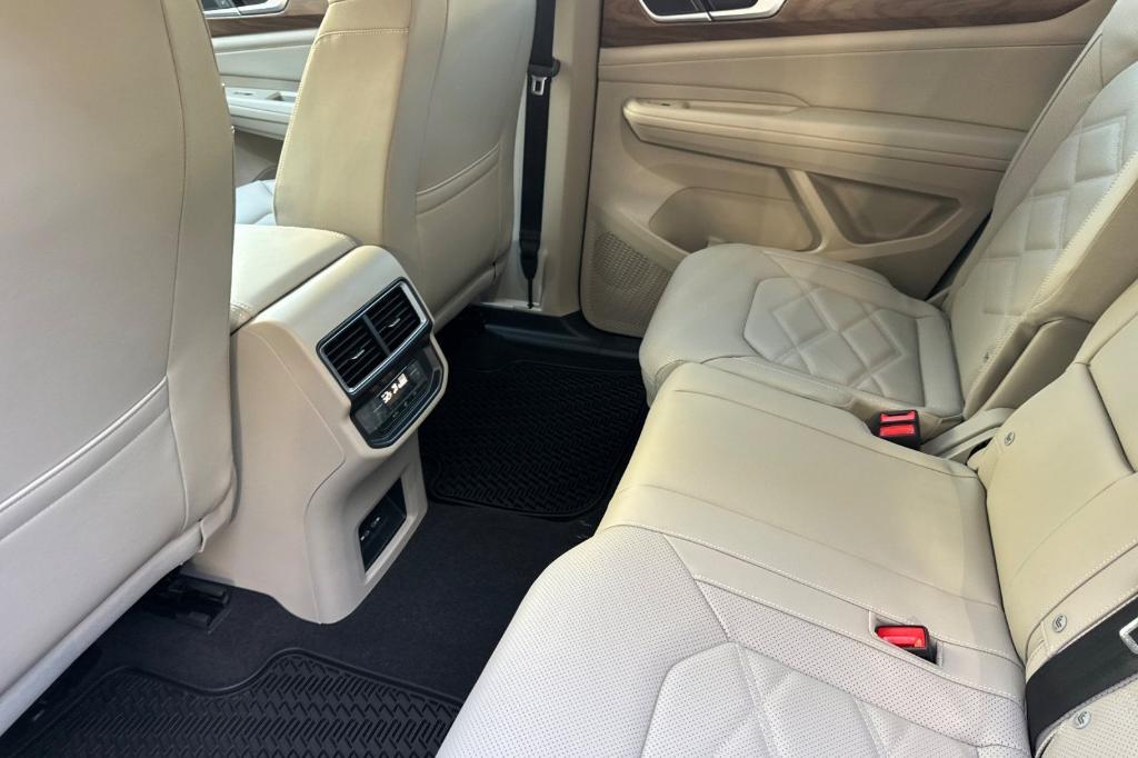 new 2026 Volkswagen Atlas car, priced at $39,253