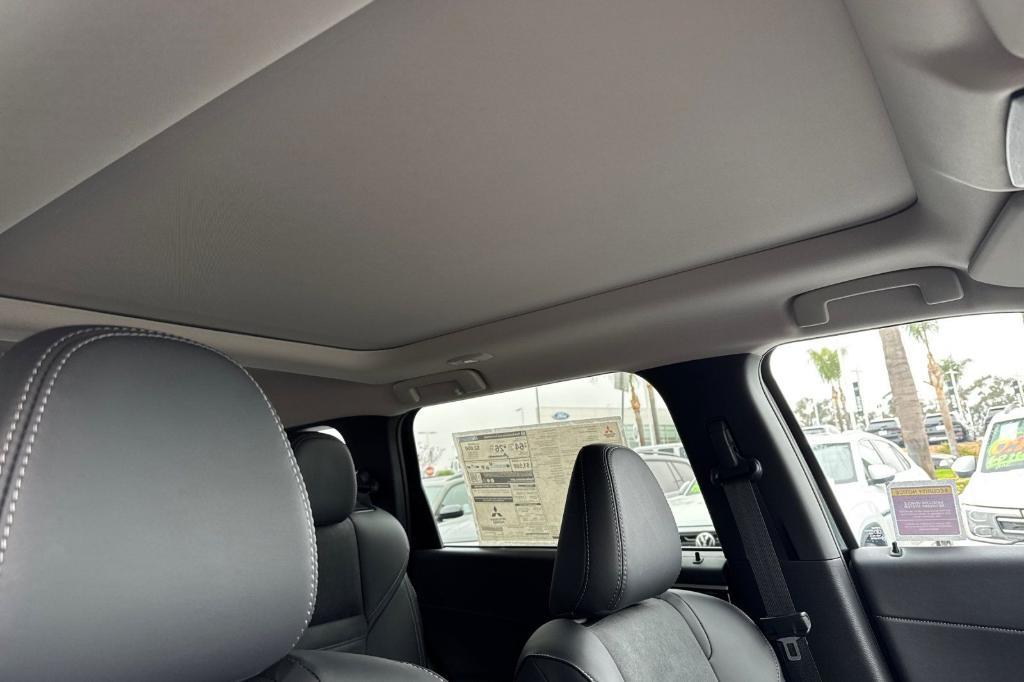 new 2025 Mitsubishi Outlander PHEV car, priced at $44,965