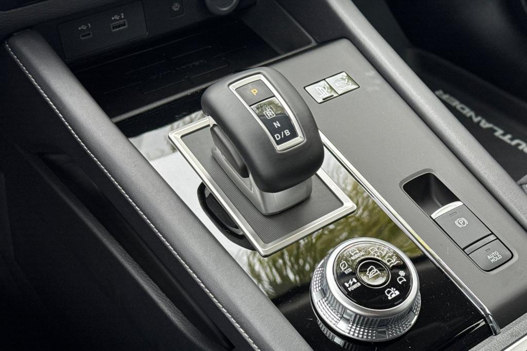 new 2025 Mitsubishi Outlander PHEV car, priced at $44,965