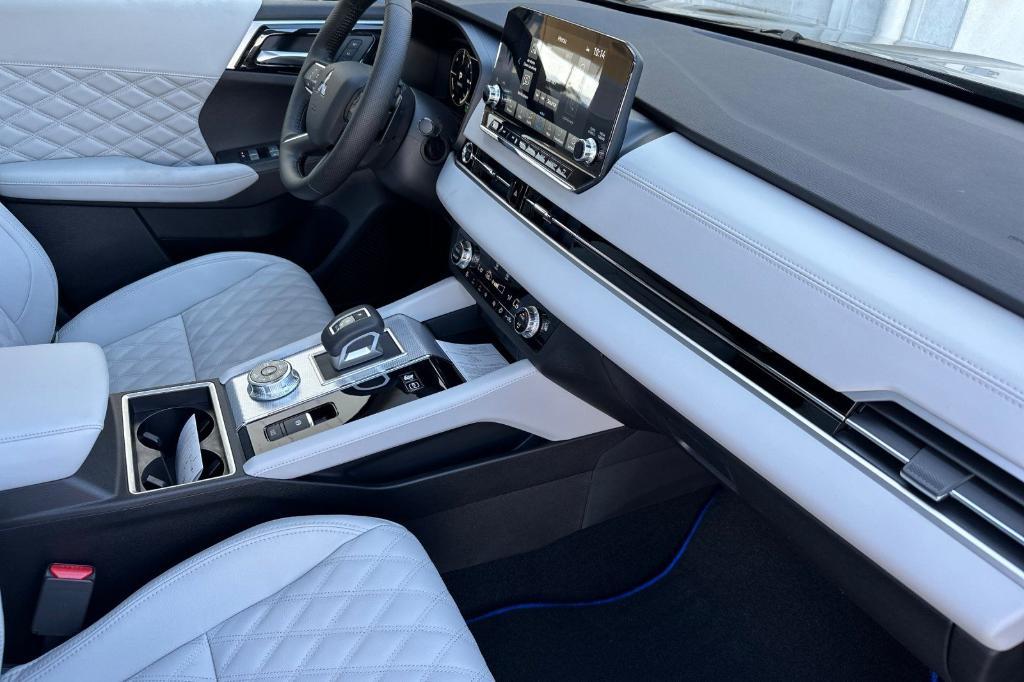 new 2025 Mitsubishi Outlander PHEV car, priced at $45,525