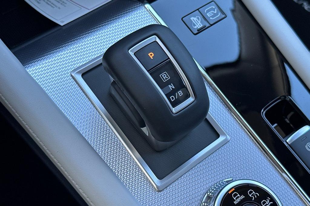 new 2025 Mitsubishi Outlander PHEV car, priced at $45,525