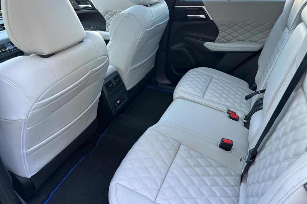 new 2025 Mitsubishi Outlander PHEV car, priced at $45,525