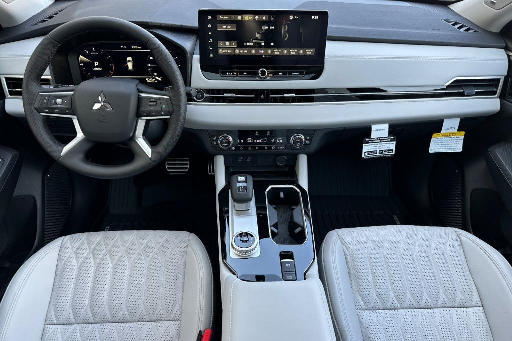 new 2025 Mitsubishi Outlander car, priced at $38,600