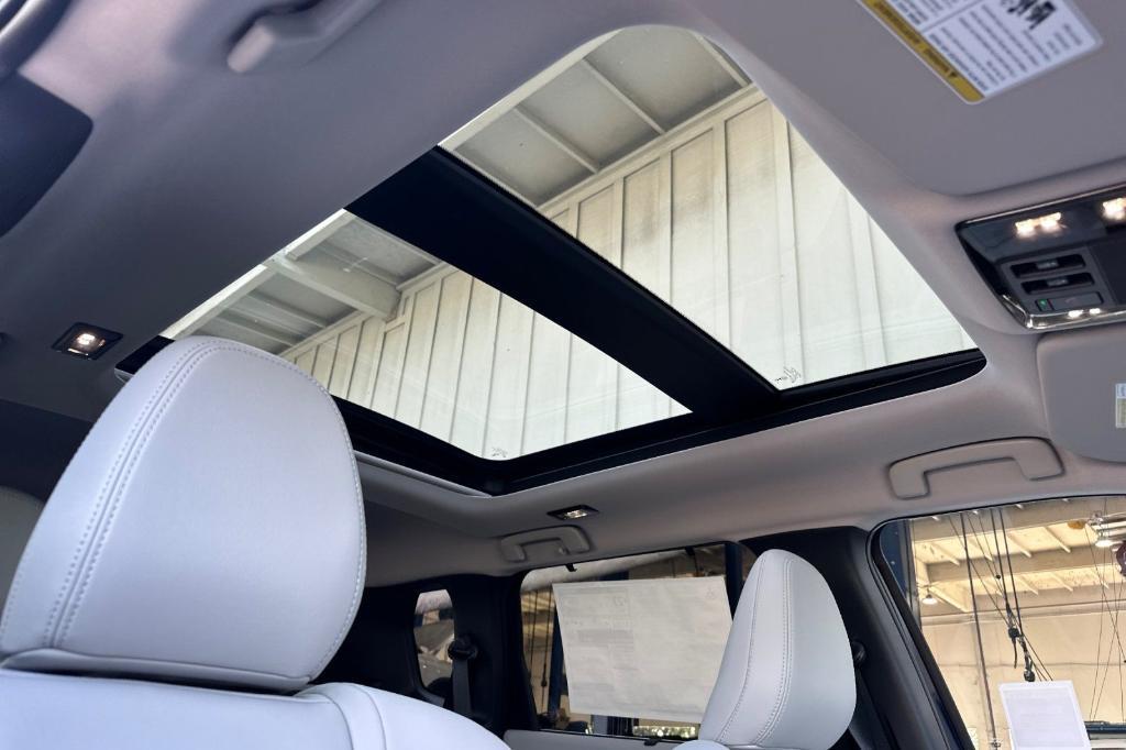 new 2025 Mitsubishi Outlander car, priced at $38,600