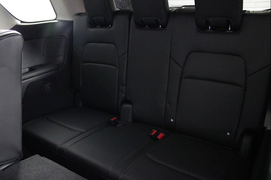 new 2025 Nissan Pathfinder car, priced at $33,450