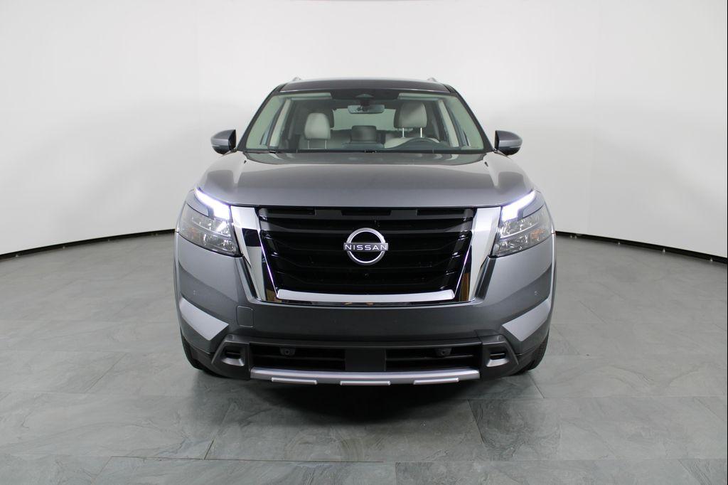 new 2025 Nissan Pathfinder car, priced at $33,450