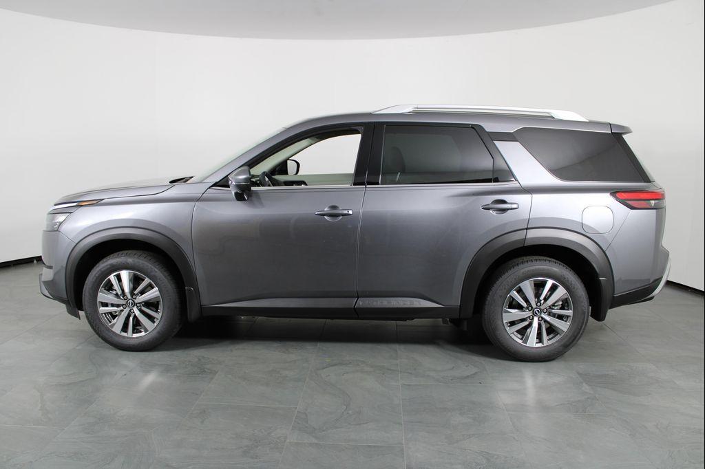 new 2025 Nissan Pathfinder car, priced at $33,450