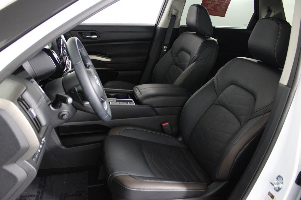 used 2025 Nissan Pathfinder car, priced at $41,598