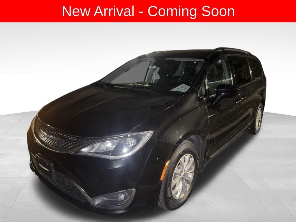used 2019 Chrysler Pacifica car, priced at $13,223