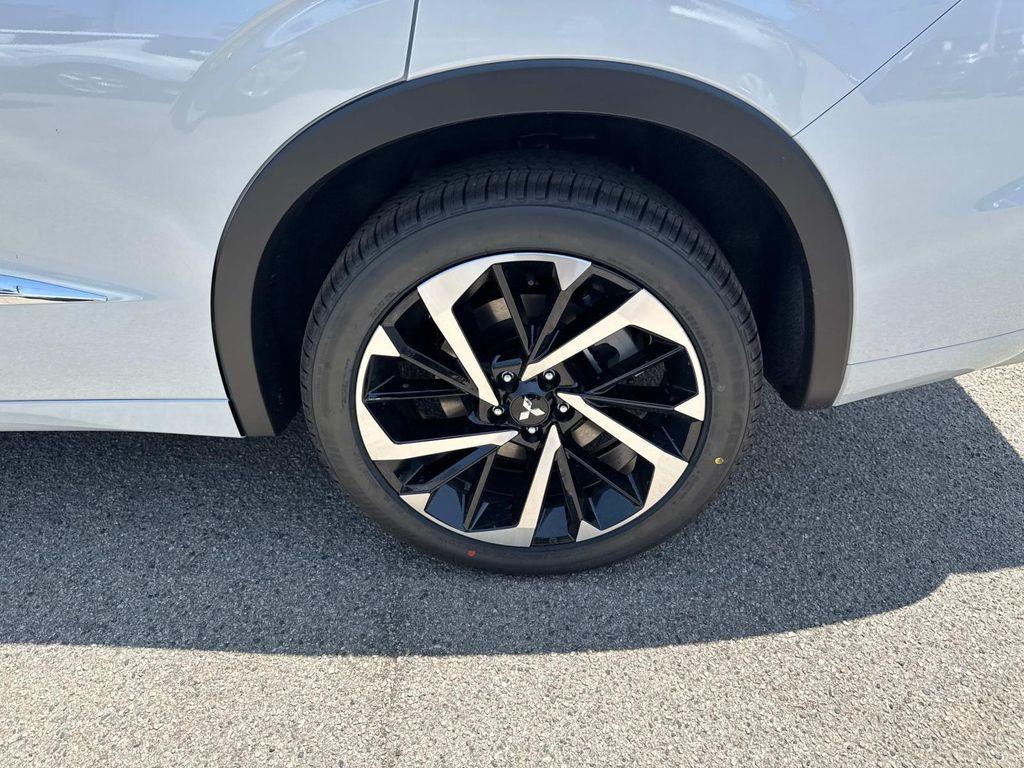 new 2025 Mitsubishi Outlander PHEV car, priced at $40,390