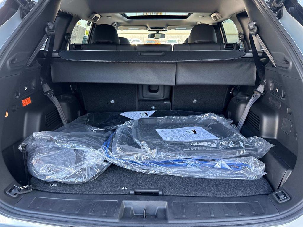 new 2025 Mitsubishi Outlander PHEV car, priced at $38,670