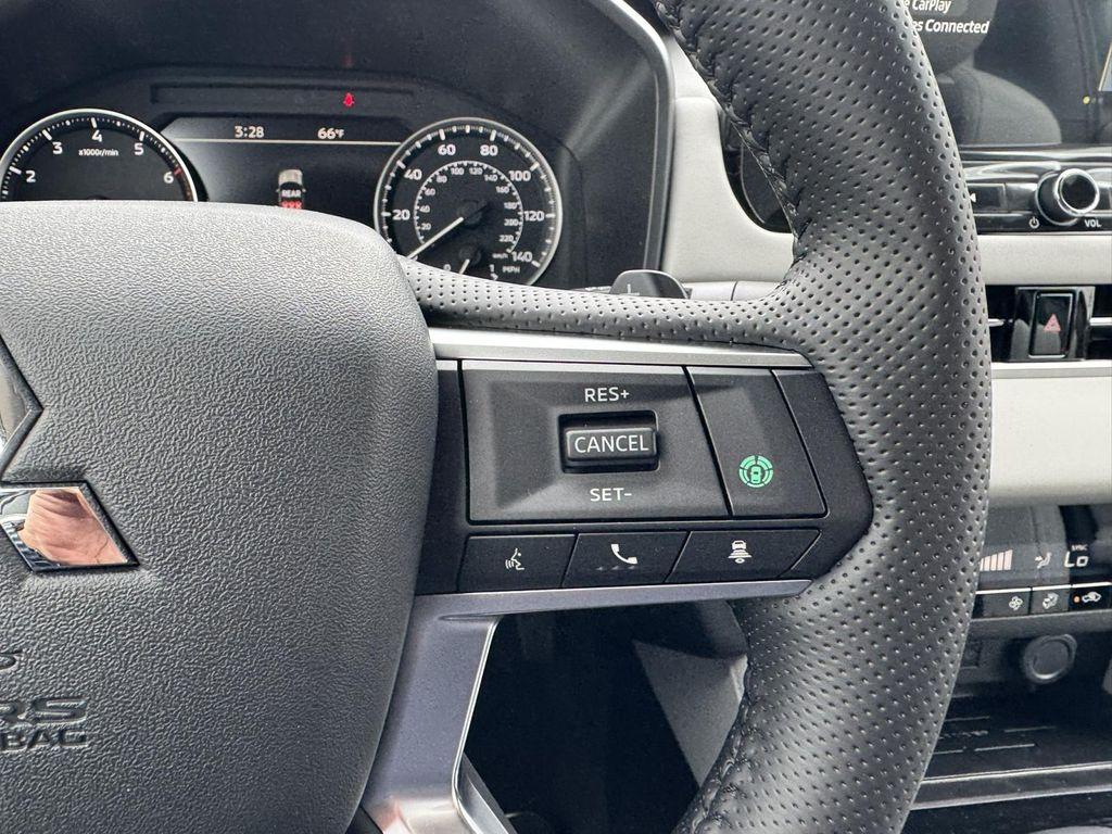 new 2025 Mitsubishi Outlander car, priced at $28,465