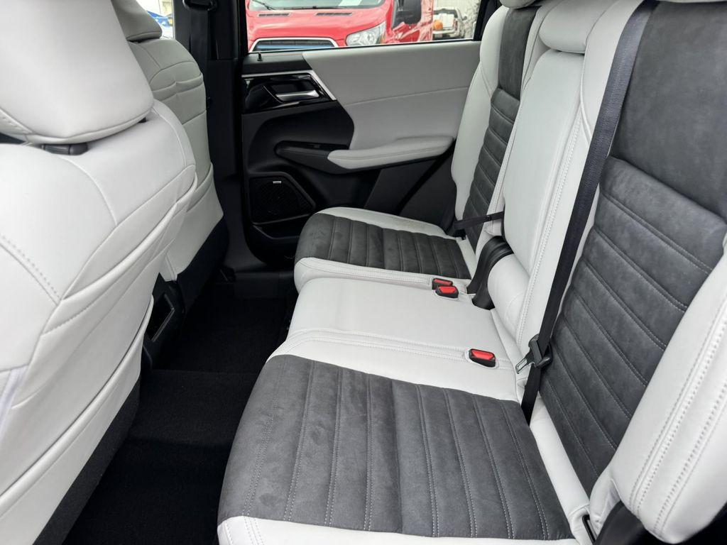 new 2025 Mitsubishi Outlander car, priced at $28,465