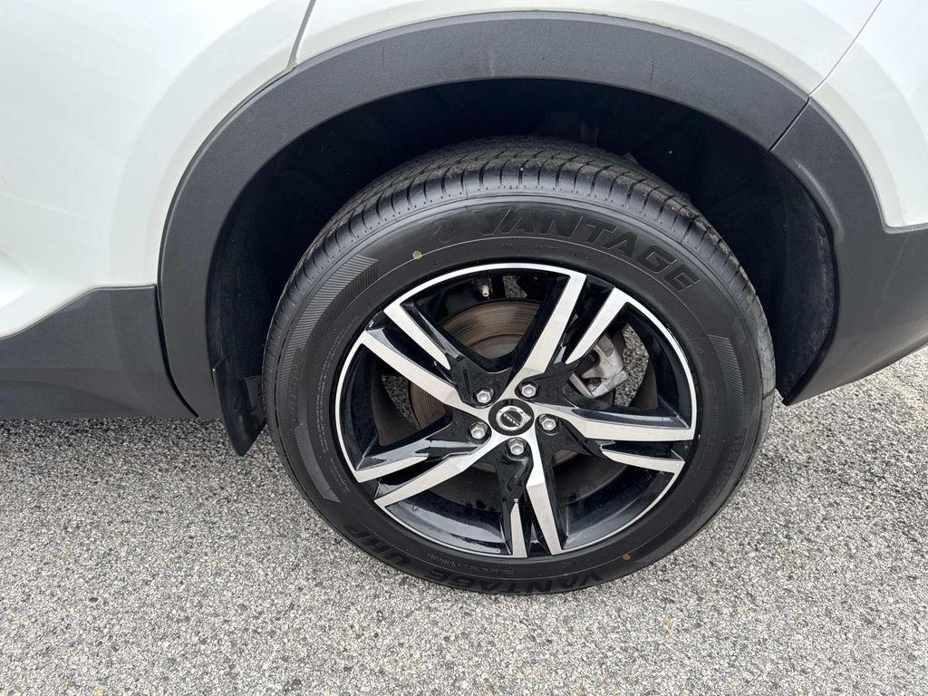 used 2024 Volvo XC40 car, priced at $25,885