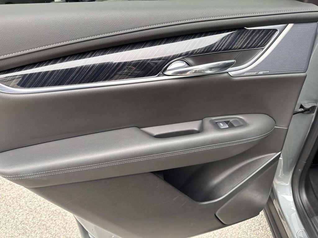 used 2025 Cadillac XT6 car, priced at $39,885