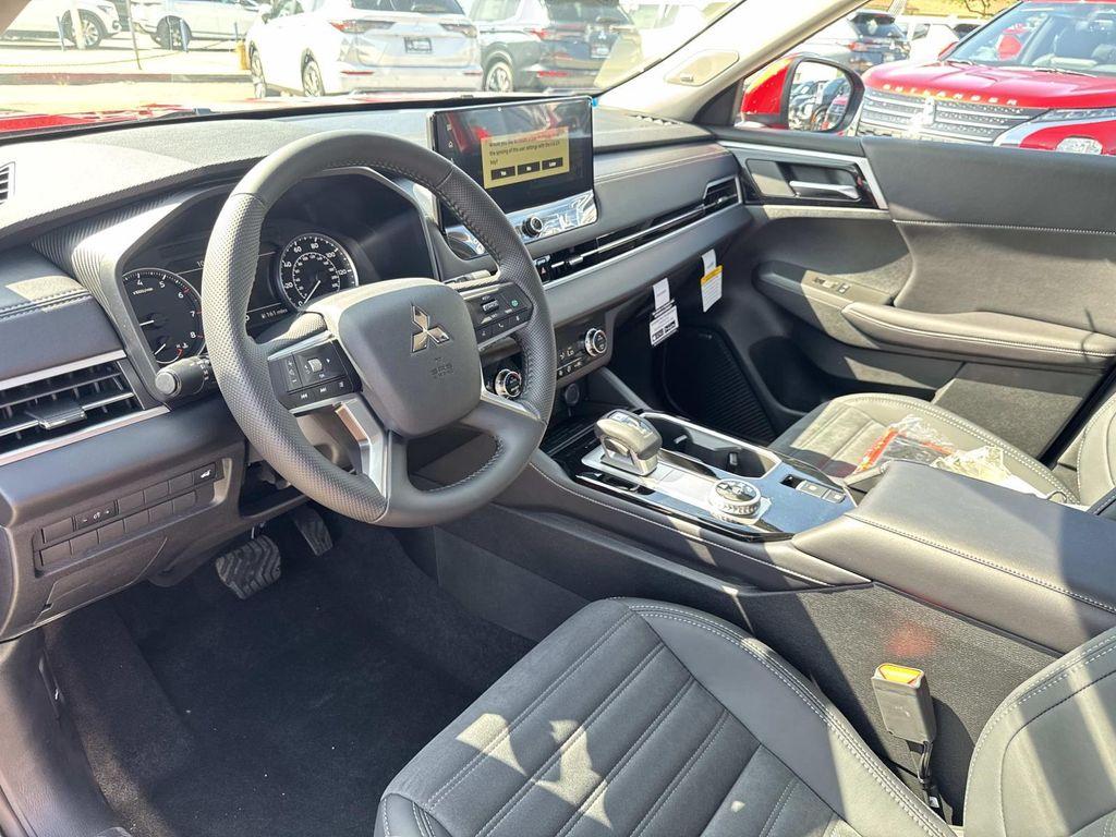 new 2025 Mitsubishi Outlander car, priced at $29,840