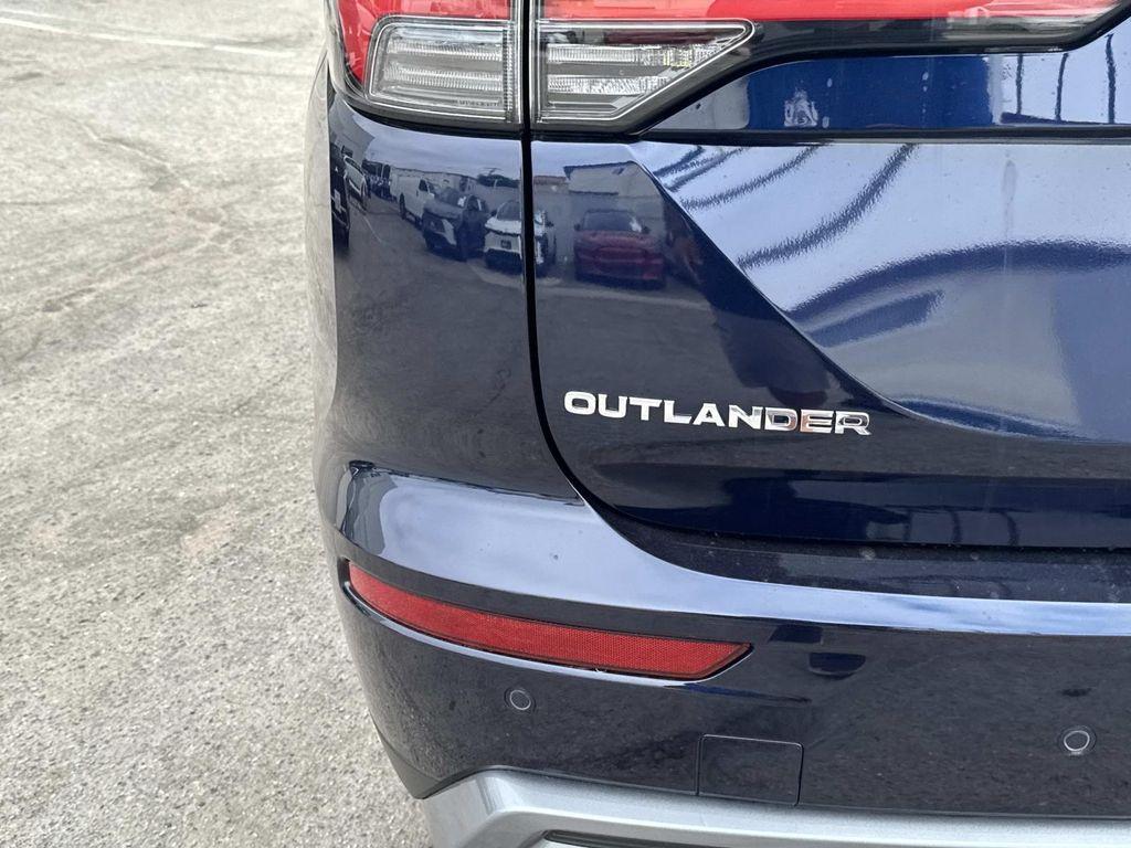 new 2025 Mitsubishi Outlander car, priced at $31,945