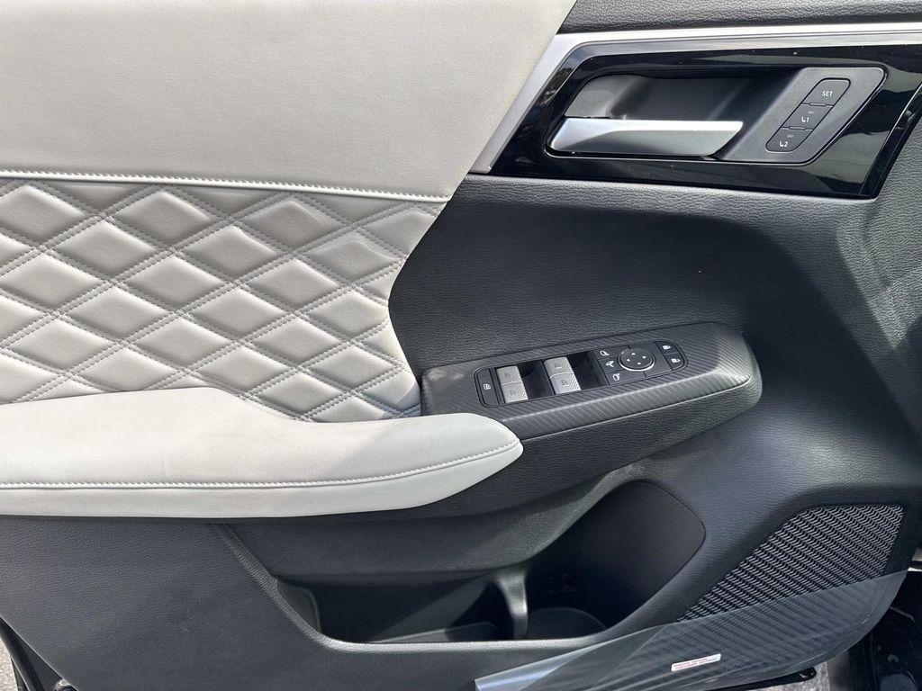 new 2025 Mitsubishi Outlander PHEV car, priced at $39,420