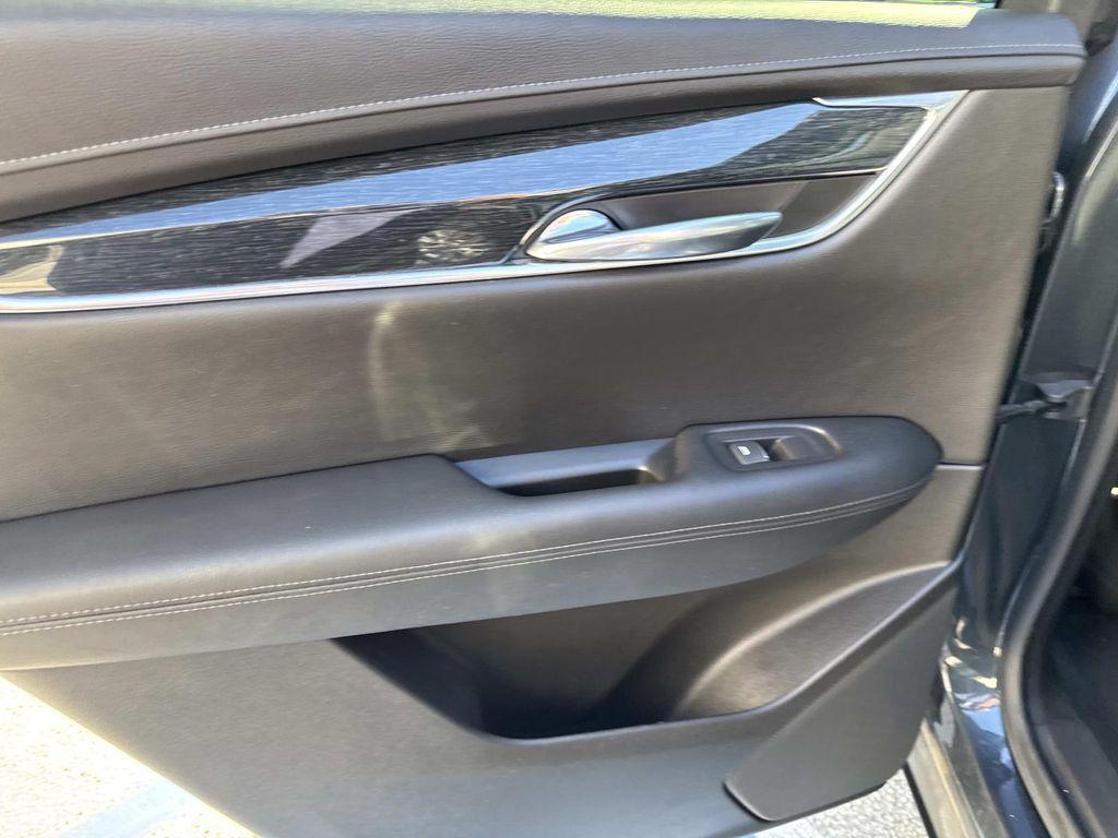 used 2020 Cadillac XT5 car, priced at $23,889