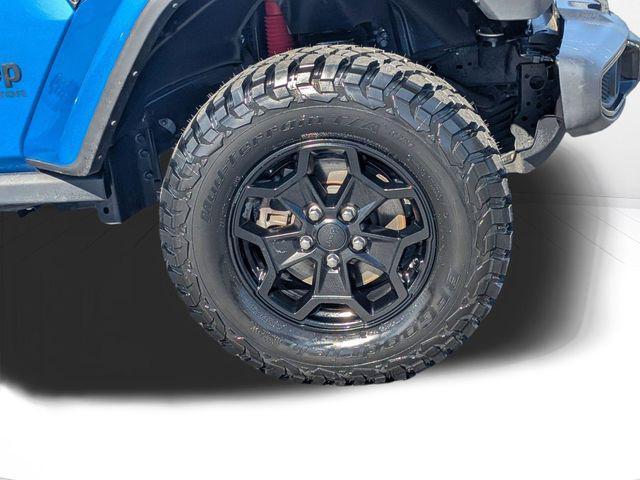 used 2022 Jeep Gladiator car, priced at $33,098