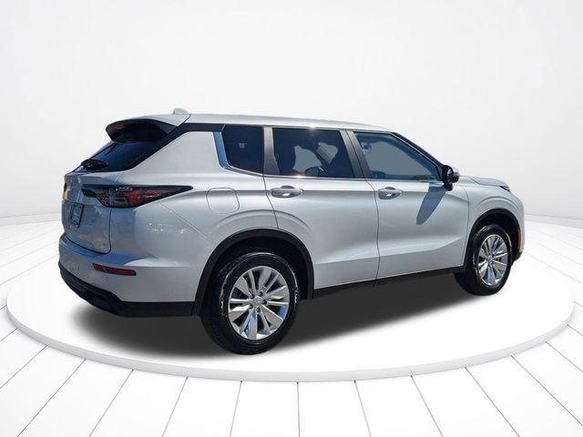 new 2025 Mitsubishi Outlander car, priced at $25,676