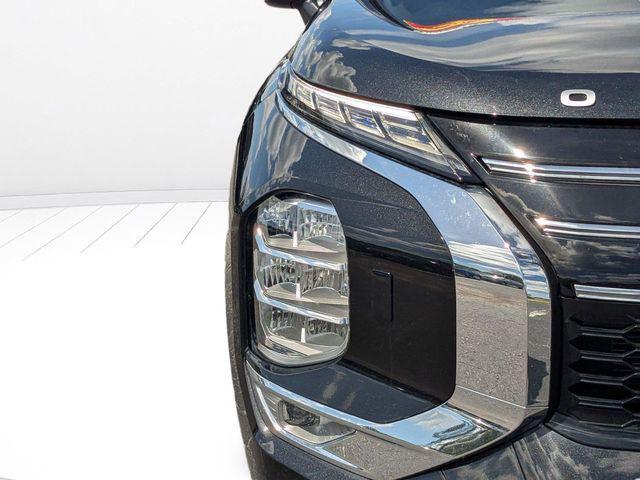 used 2025 Mitsubishi Outlander car, priced at $35,900