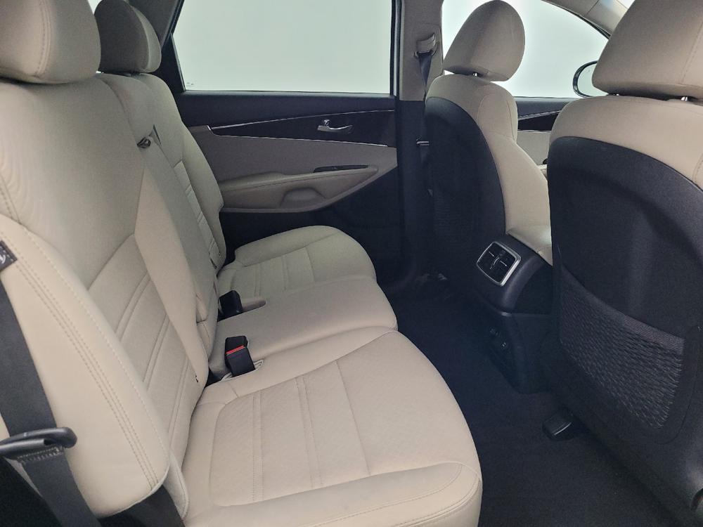 used 2019 Kia Sorento car, priced at $17,095