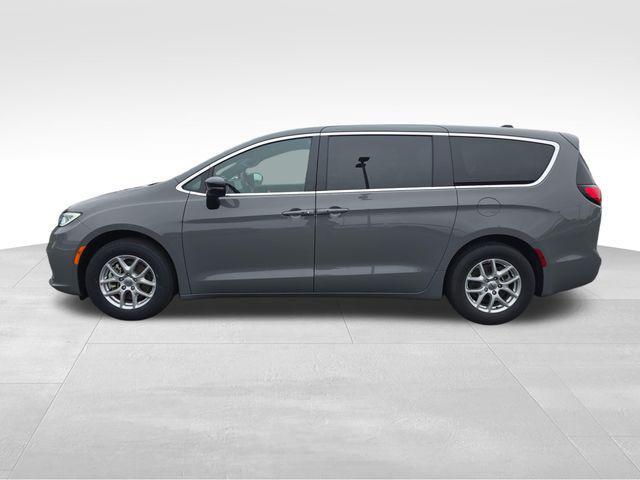 used 2025 Chrysler Pacifica car, priced at $30,177