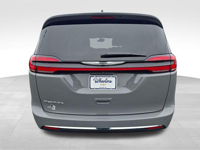 used 2025 Chrysler Pacifica car, priced at $30,177